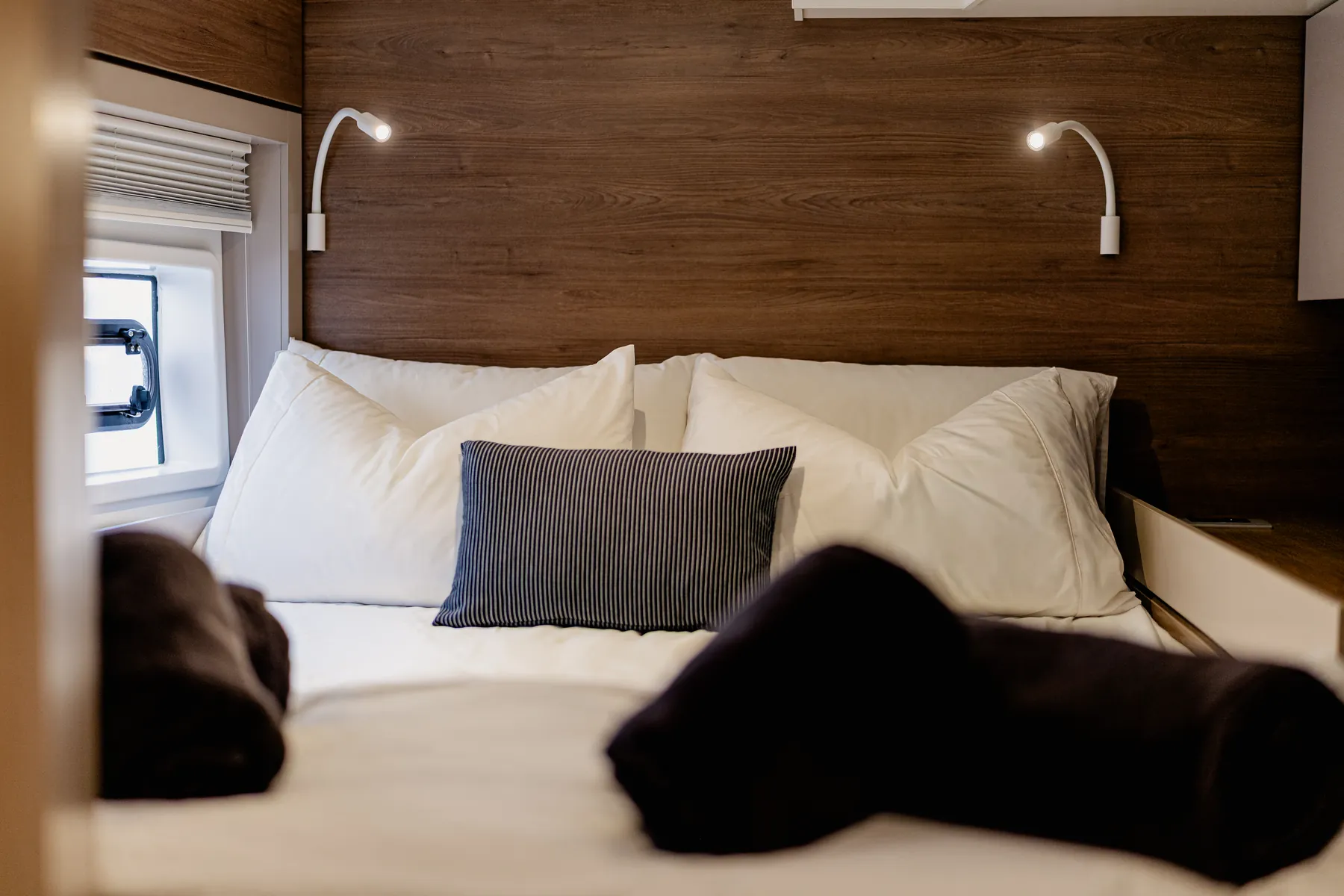 Double cabin with reading lights