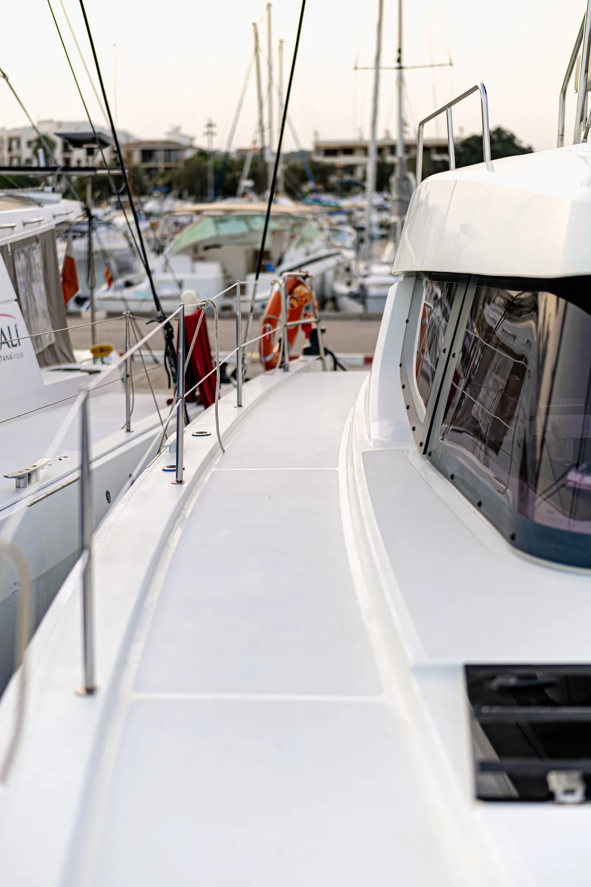 Wide side deck